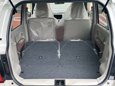 ラパン(スズキ)新車見本展示無 内外装写真他１