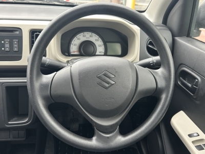 アルト(スズキ)中古車 後席から見た前席