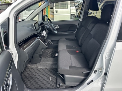 ムーヴカスタム(ダイハツ)中古車 前席内装