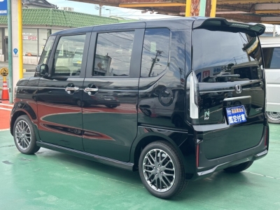 新型N-BOX(ホンダ)届出済未使用車 後方