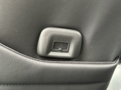 デリカミニ(三菱)届出済未使用車 内外装写真