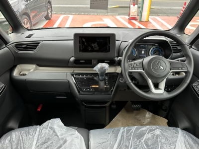 デリカミニ(三菱)届出済未使用車 内外装写真他
