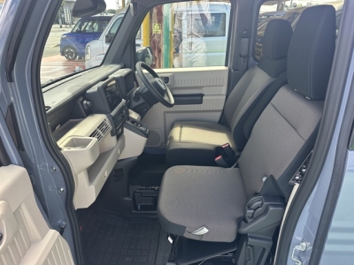 N-VAN e(ホンダ)届出済未使用車 前席内装