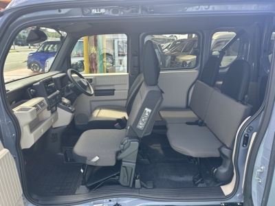 N-VAN e(ホンダ)届出済未使用車 後席内装