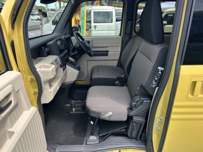 N-VAN e(ホンダ)中古車 前席内装