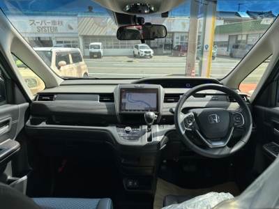 フリード(ホンダ)中古車 内外装写真