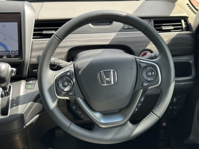 フリード(ホンダ)中古車 内外装写真他
