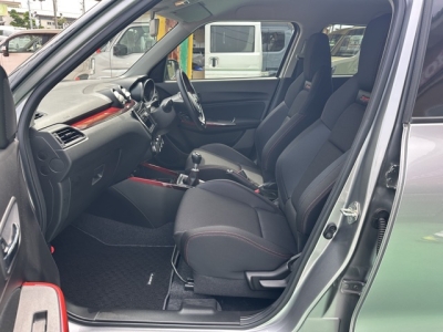 スイフトスポーツ(スズキ)中古車 前席内装
