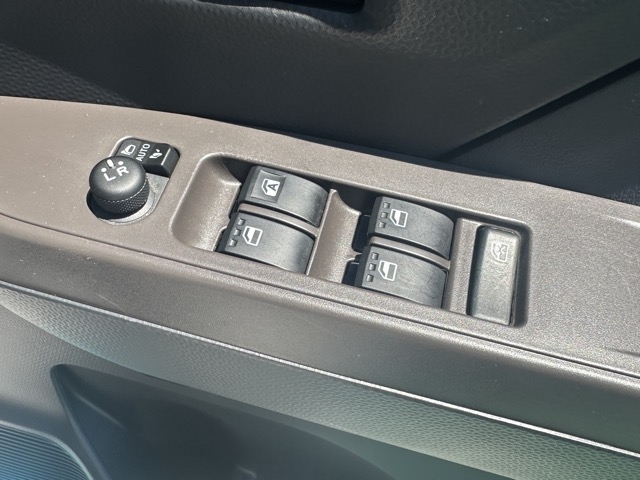 ルーミー(トヨタ)中古車 12
