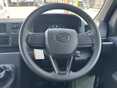 ハイゼットカーゴ(ダイハツ)中古車 後席から見た前席
