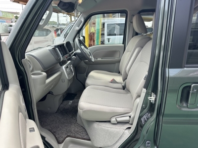 NV100クリッパーリオ(ニッサン)中古車 前席内装
