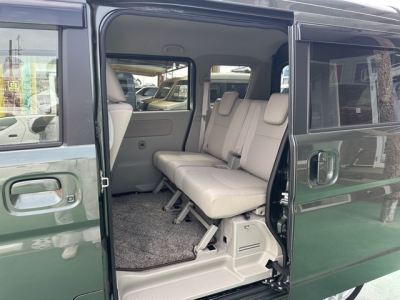 NV100クリッパーリオ(ニッサン)中古車 後席内装