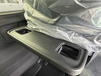 新型N-BOX(ホンダ)届出済未使用車 内外装写真他１