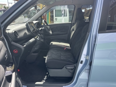 ekクロス(三菱)中古車 前席内装