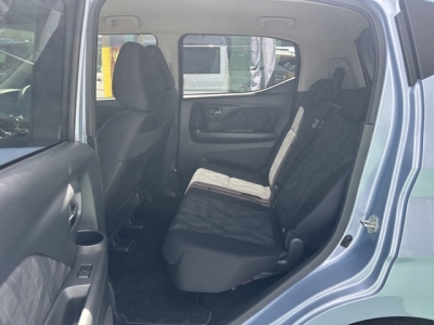 ekクロス(三菱)中古車 後席内装