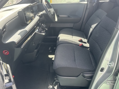 サクラ(ニッサン)中古車 前席内装