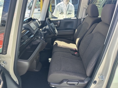 N-BOX(ホンダ)中古車 前席内装