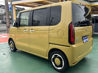 新型N-BOX(ホンダ)届出済未使用車 後方
