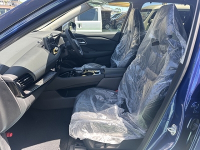 エクストレイル(ニッサン)登録済未使用車 前席内装