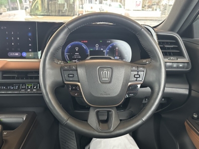 クラウンクロスオーバー(トヨタ)中古車 内外装写真