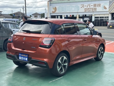 新型スイフト(スズキ)中古車 内外装写真他２
