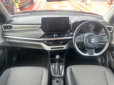 新型スイフト(スズキ)中古車 後席内装