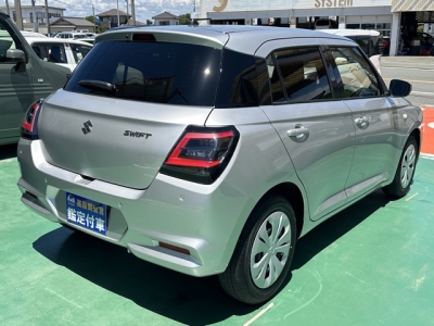 新型スイフト(スズキ)中古車 内外装写真他２
