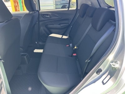 新型スイフト(スズキ)中古車 後席内装