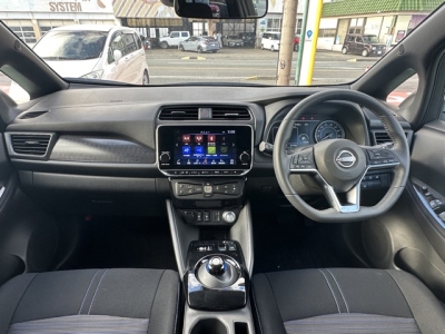 リーフ(ニッサン)中古車 内外装写真