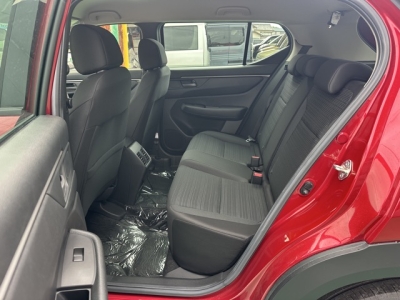 WR-V(ホンダ)登録済未使用車 後席内装