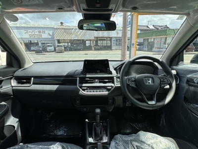 WR-V(ホンダ)登録済未使用車 後席から見た前席