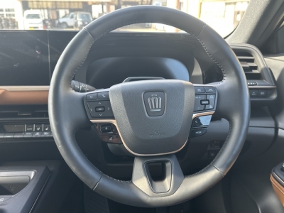 クラウンクロスオーバー(トヨタ)中古車 内外装写真