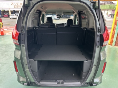 フリード+(ホンダ)中古車 内外装写真他２