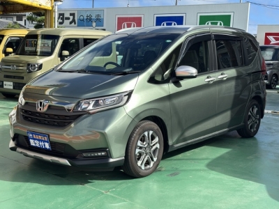 フリード+(ホンダ)中古車 前方
