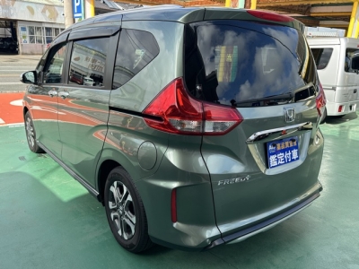 フリード+(ホンダ)中古車 後方