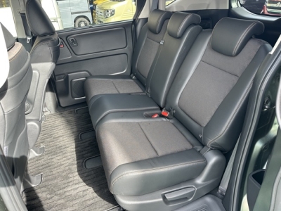 フリード+(ホンダ)中古車 後席内装