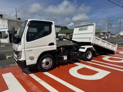 キャンター(三菱)登録済未使用車 前方