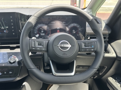 セレナ(ニッサン)登録済未使用車 内外装写真他１