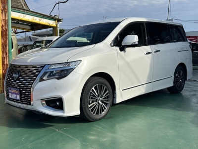 エルグランド(ニッサン)登録済未使用車 前方