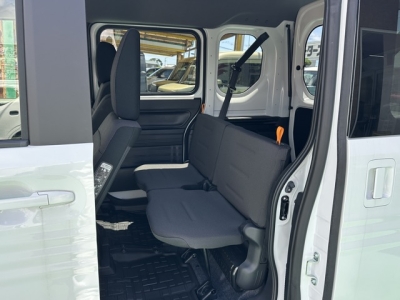 N-VAN(ホンダ)中古車 後席内装