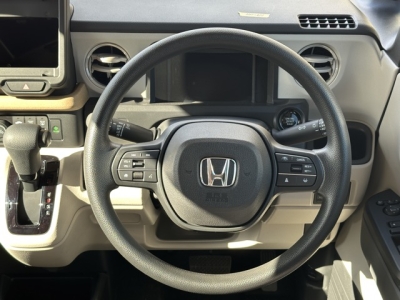 新型N-BOX(ホンダ)届出済未使用車 内外装写真