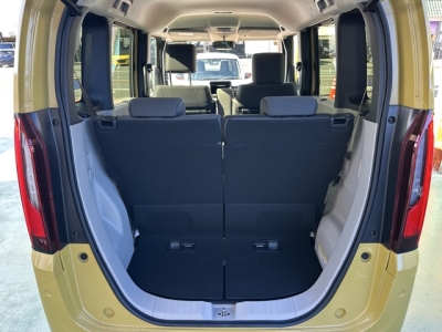 新型N-BOX(ホンダ)届出済未使用車 内外装写真他１
