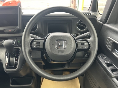 新型N-BOX(ホンダ)届出済未使用車 内外装写真