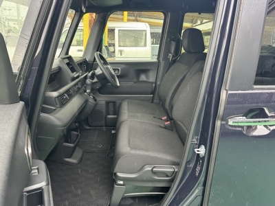 新型N-BOX(ホンダ)届出済未使用車 前席内装