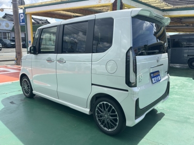 新型N-BOX(ホンダ)届出済未使用車 後方