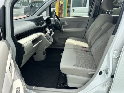 ムーヴ(ダイハツ)中古車 前席内装