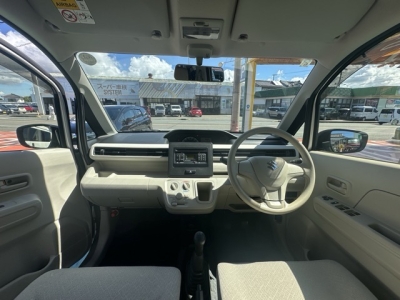 ワゴンR(スズキ)中古車 後席から見た前席