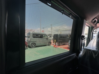 新型N-BOX(ホンダ)届出済未使用車 後席から見た前席