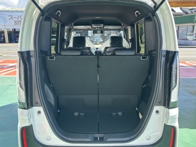 新型N-BOX(ホンダ)届出済未使用車 内外装写真他１