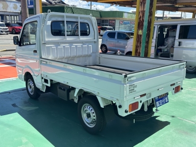 NT100クリッパー(ニッサン)中古車 後方